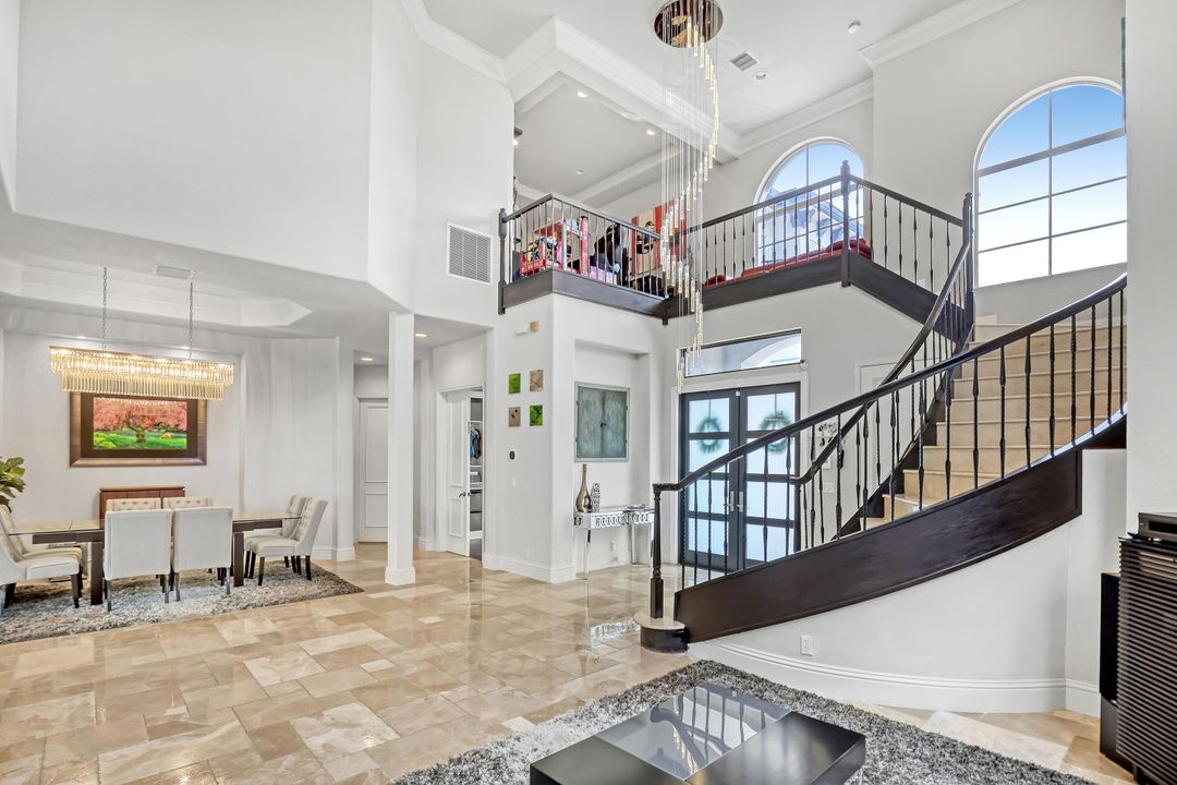 For Sale: $1,899,000 (5 beds, 4 baths, 3725 Square Feet)