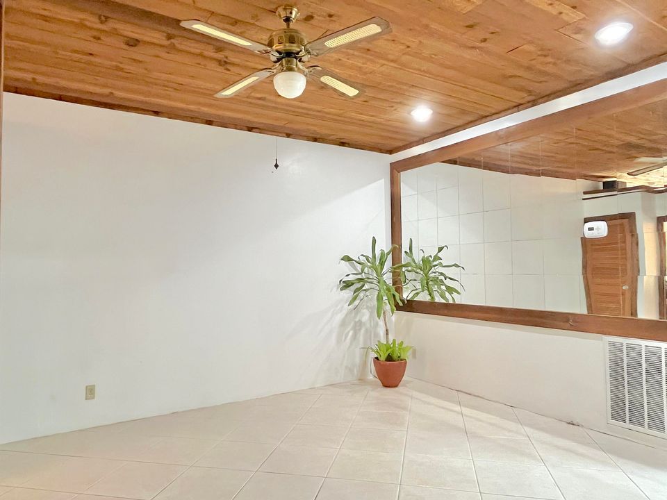 En Venta: $1,600,000 (2 camas, 2 baños, 1720 Pies cuadrados)