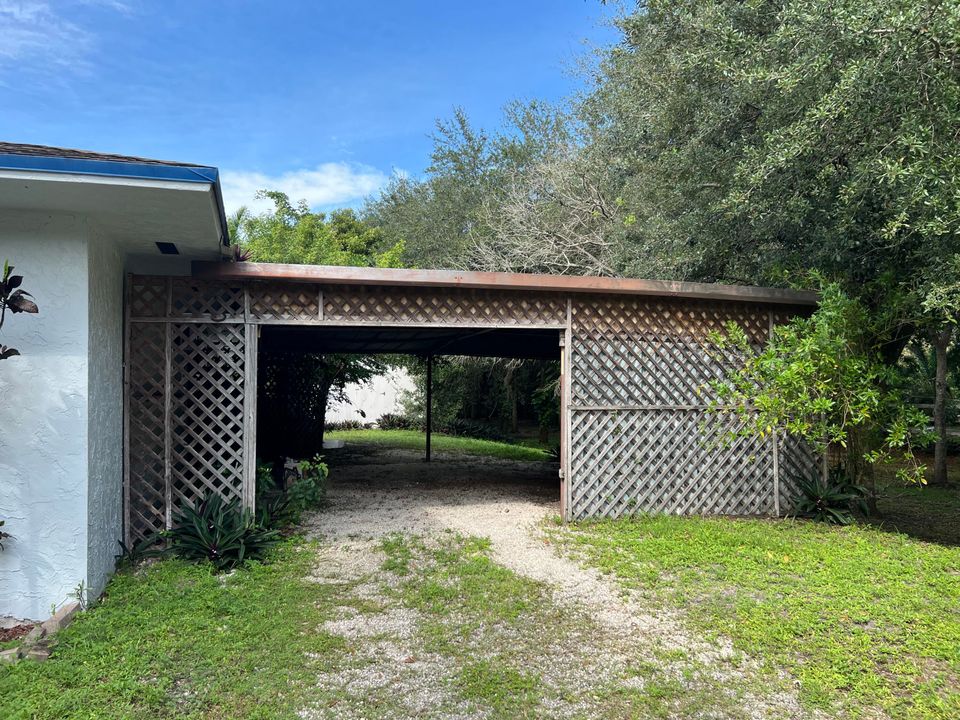 Active With Contract: $1,500,000 (5 beds, 2 baths, 2114 Square Feet)