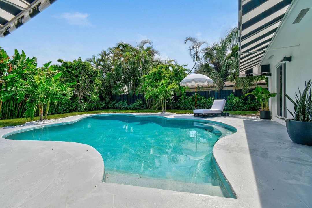 En Venta: $1,590,000 (5 camas, 3 baños, 2600 Pies cuadrados)