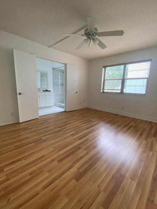 For Rent: $2,250 (2 beds, 2 baths, 979 Square Feet)