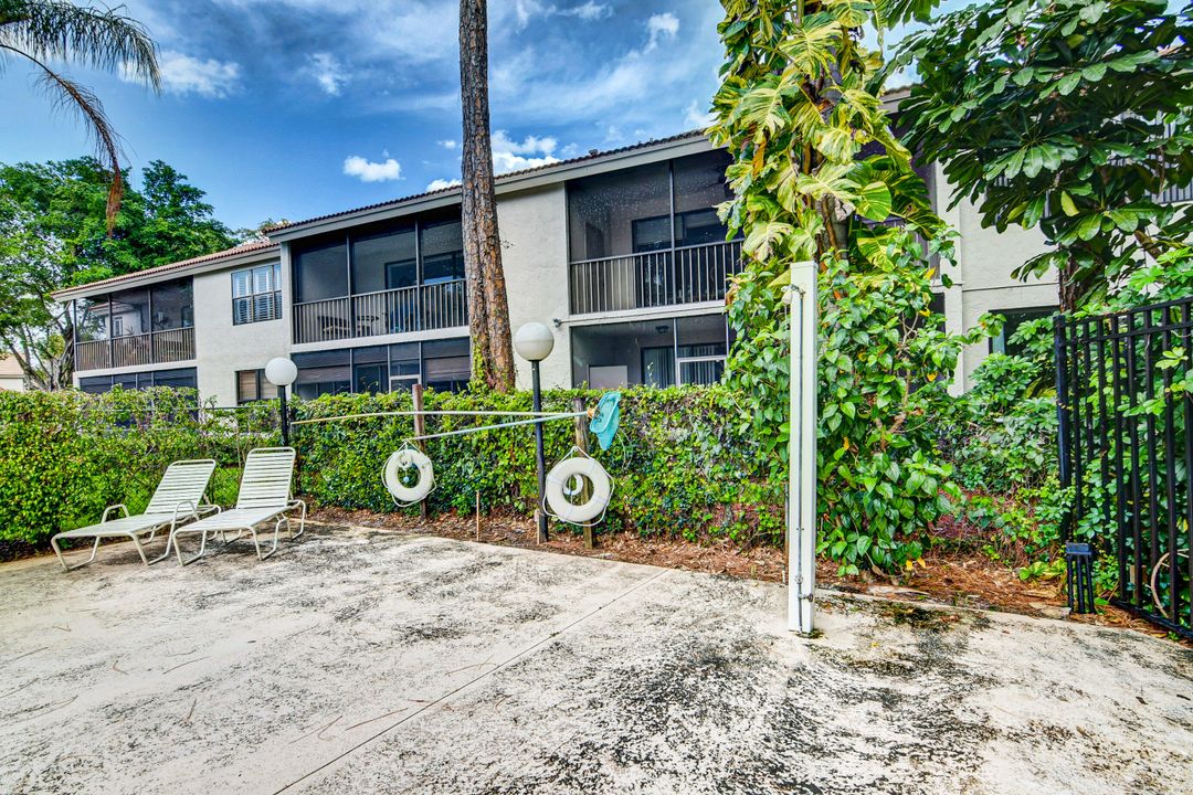 For Sale: $639,900 (2 beds, 1 baths, 999 Square Feet)