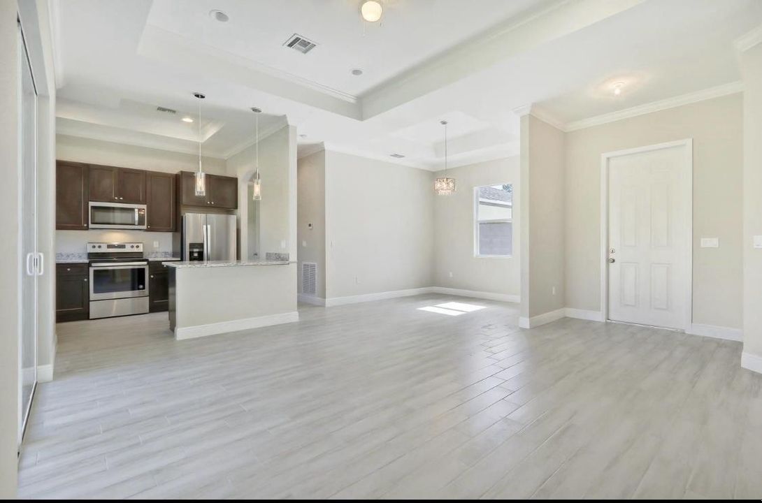 For Sale: $440,000 (4 beds, 2 baths, 1541 Square Feet)