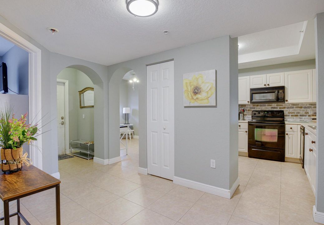 For Sale: $206,900 (3 beds, 2 baths, 1373 Square Feet)