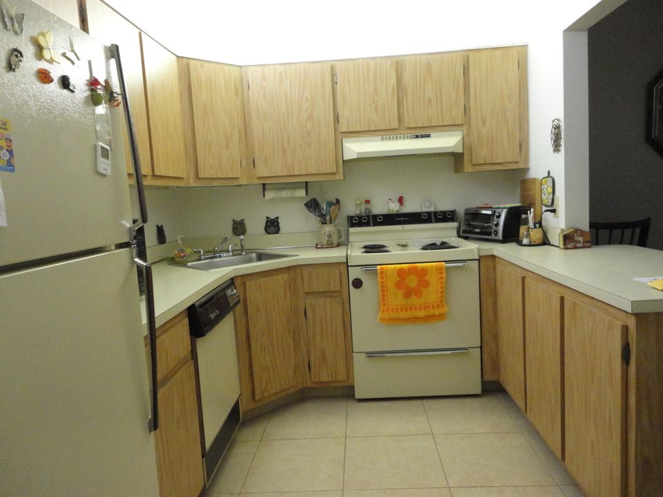 For Rent: $1,600 (2 beds, 1 baths, 804 Square Feet)