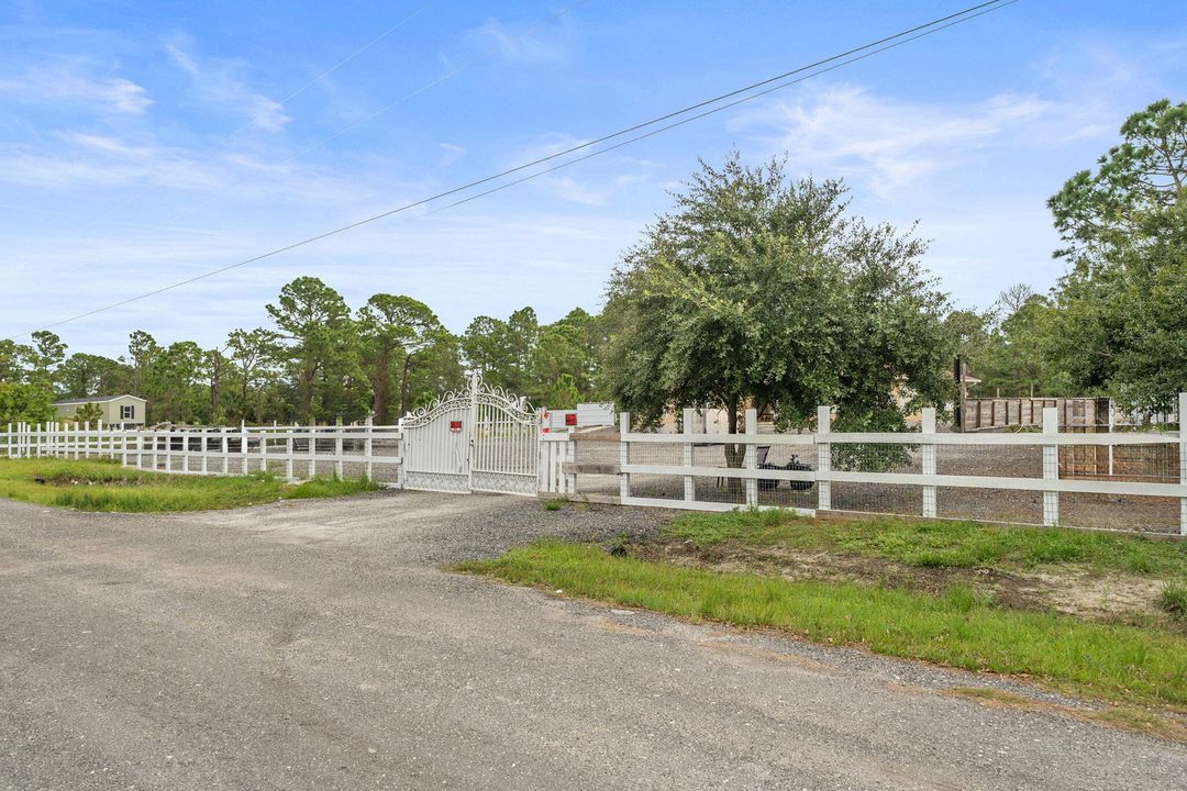 For Sale: $385,000 (3 beds, 2 baths, 1566 Square Feet)