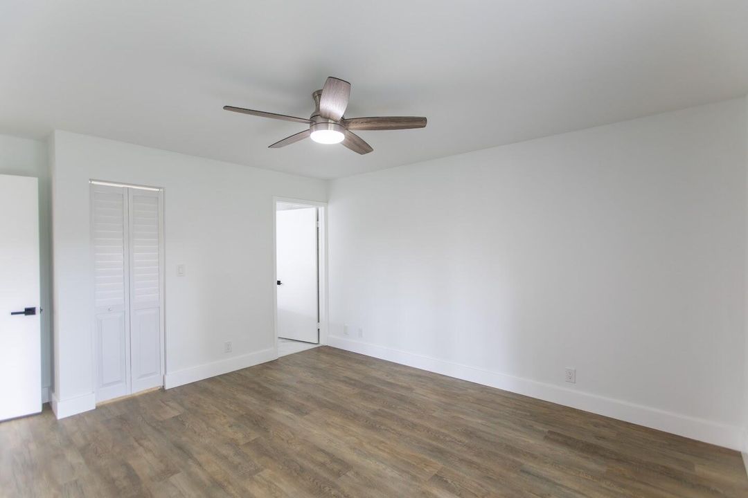 For Sale: $259,000 (2 beds, 2 baths, 1100 Square Feet)