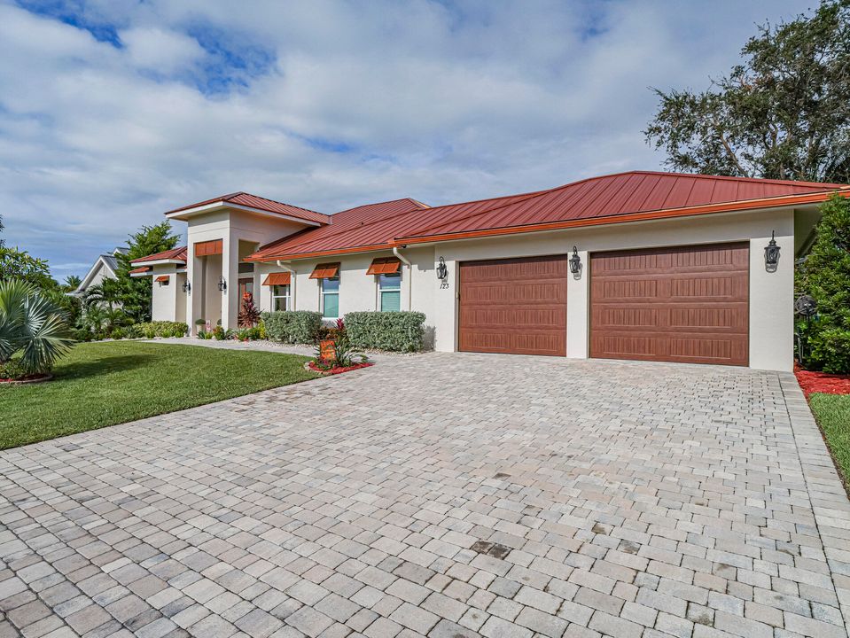 For Sale: $1,550,000 (3 beds, 3 baths, 2267 Square Feet)