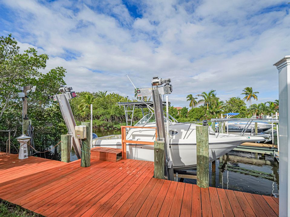 For Sale: $1,550,000 (3 beds, 3 baths, 2267 Square Feet)