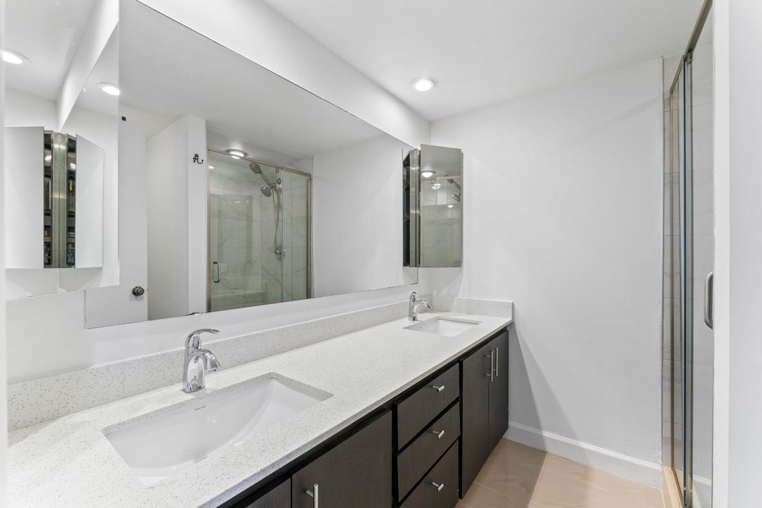 For Sale: $275,000 (2 beds, 2 baths, 1236 Square Feet)