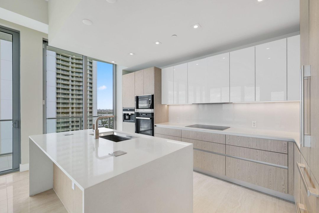 For Sale: $3,695,000 (2 beds, 2 baths, 2065 Square Feet)