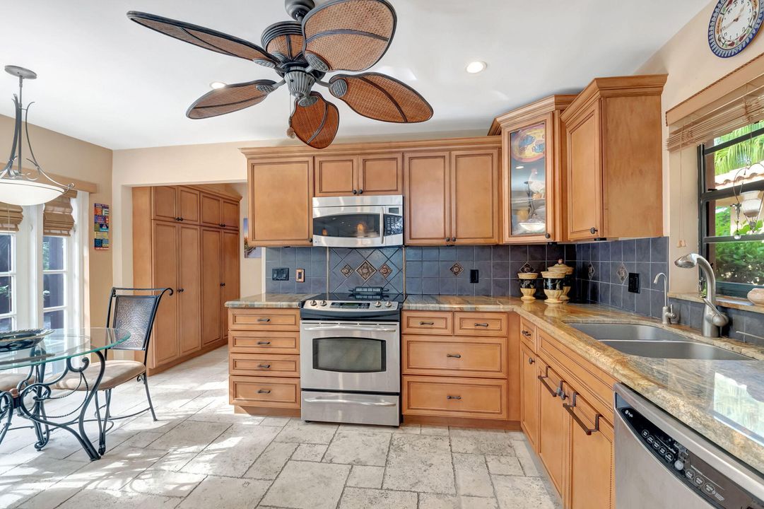 For Sale: $625,000 (3 beds, 2 baths, 2828 Square Feet)