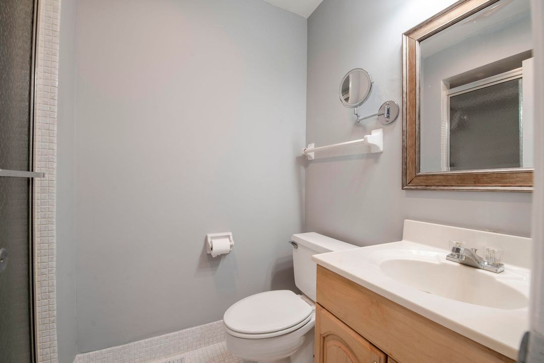 For Sale: $340,000 (2 beds, 2 baths, 966 Square Feet)