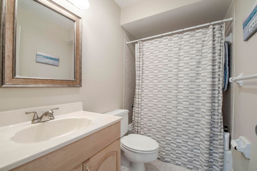 For Sale: $340,000 (2 beds, 2 baths, 966 Square Feet)