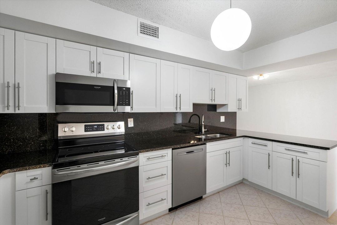 For Sale: $360,000 (3 beds, 2 baths, 1170 Square Feet)