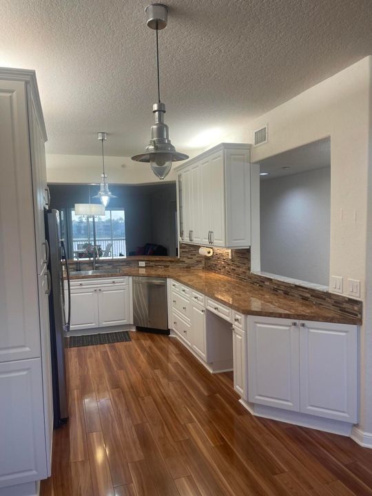 For Sale: $349,500 (2 beds, 2 baths, 1705 Square Feet)