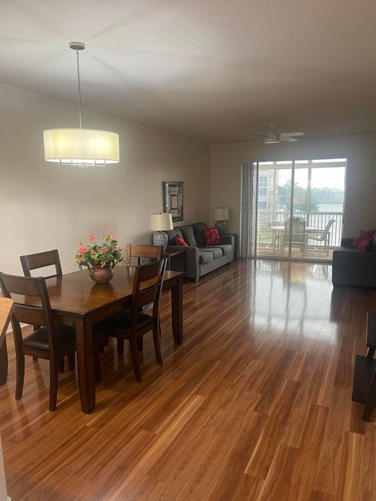 En Venta: $349,500 (2 camas, 2 baños, 1705 Pies cuadrados)