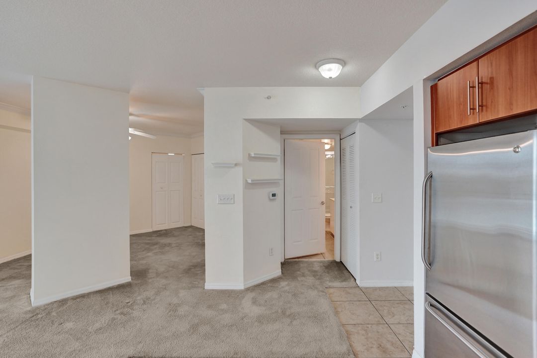 For Sale: $359,000 (1 beds, 1 baths, 610 Square Feet)