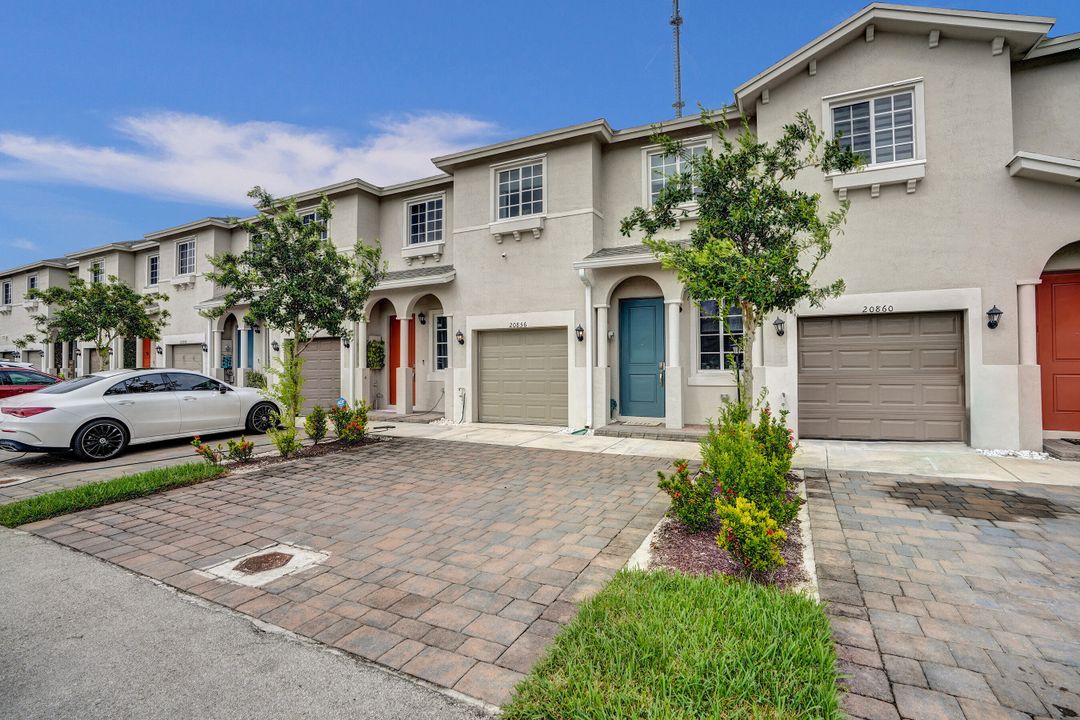 For Sale: $500,000 (3 beds, 2 baths, 1524 Square Feet)