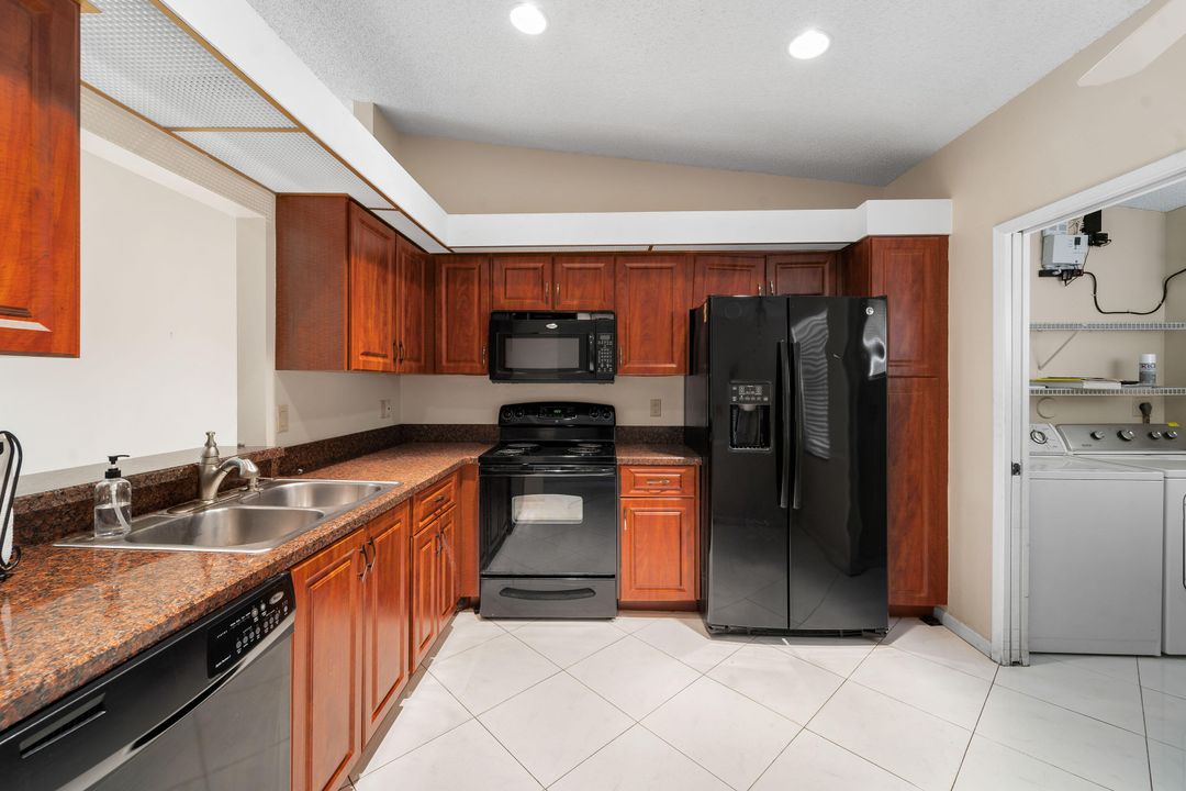 For Sale: $259,000 (2 beds, 2 baths, 1345 Square Feet)