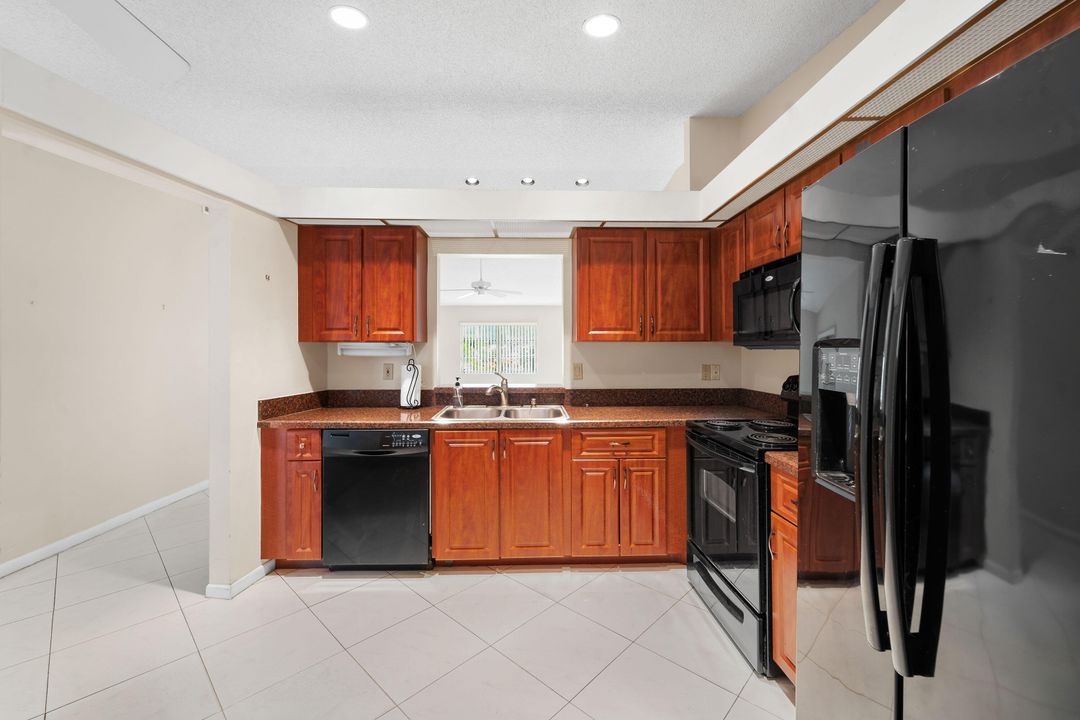 For Sale: $259,000 (2 beds, 2 baths, 1345 Square Feet)