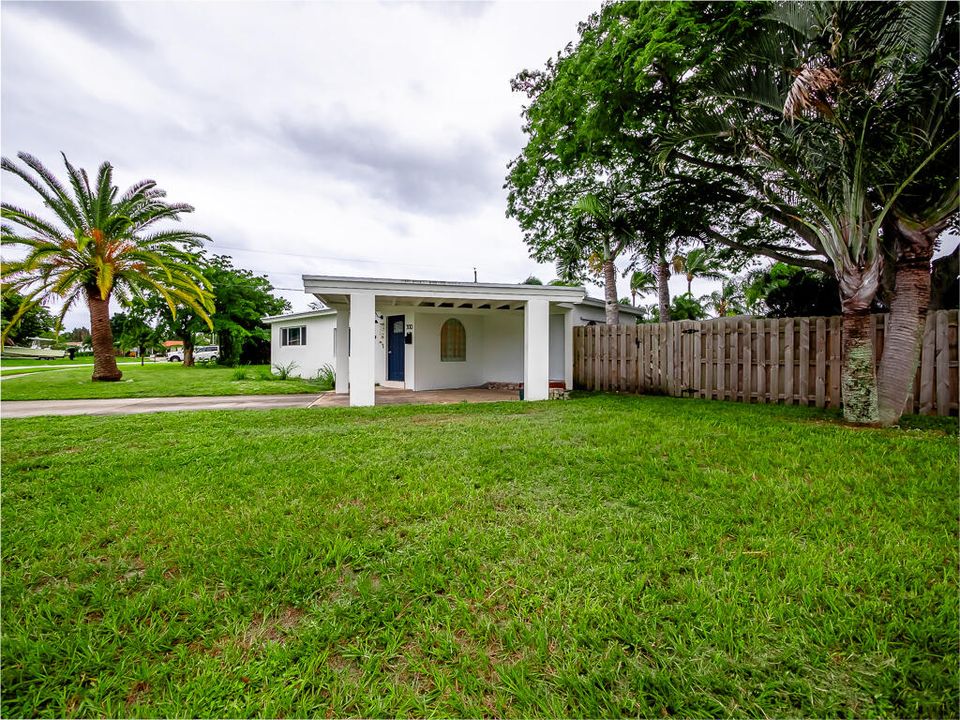 For Sale: $625,000 (3 beds, 2 baths, 1080 Square Feet)