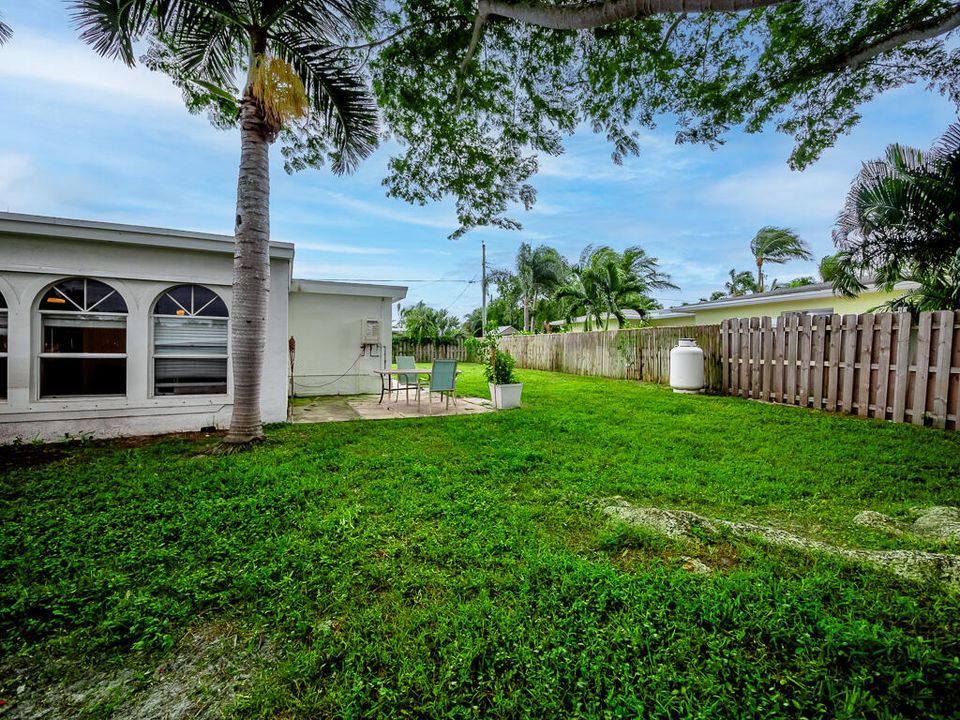 For Sale: $625,000 (3 beds, 2 baths, 1080 Square Feet)