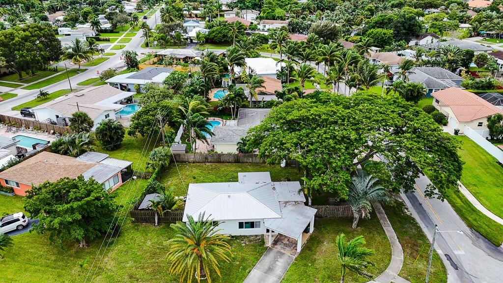 For Sale: $625,000 (3 beds, 2 baths, 1080 Square Feet)