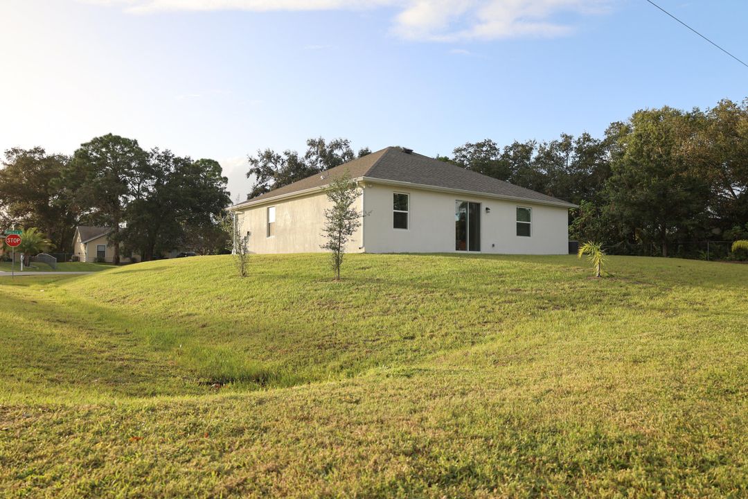 For Sale: $395,000 (3 beds, 2 baths, 1626 Square Feet)