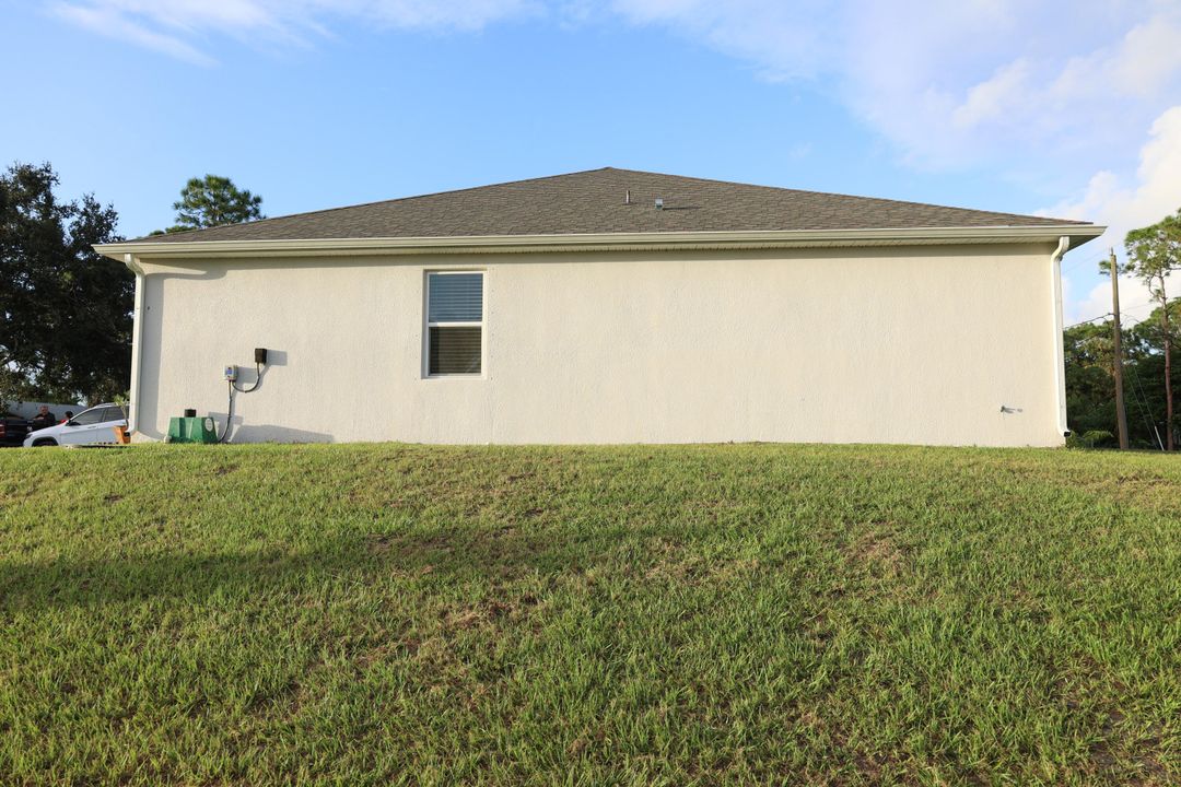 For Sale: $395,000 (3 beds, 2 baths, 1626 Square Feet)