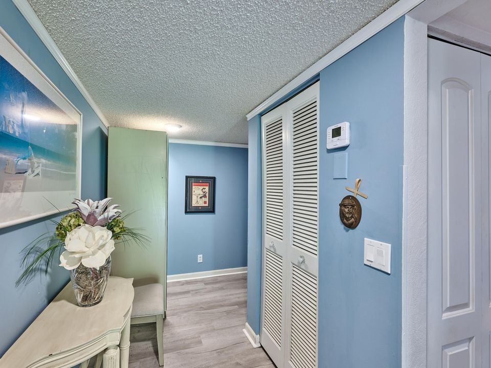 For Sale: $335,000 (2 beds, 2 baths, 1414 Square Feet)