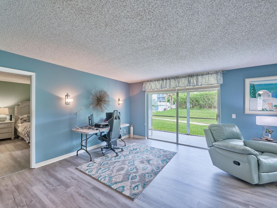 For Sale: $335,000 (2 beds, 2 baths, 1414 Square Feet)