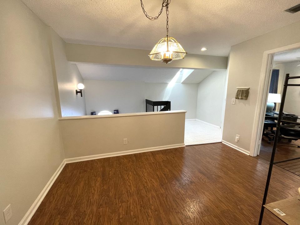 For Sale: $169,000 (2 beds, 2 baths, 1205 Square Feet)