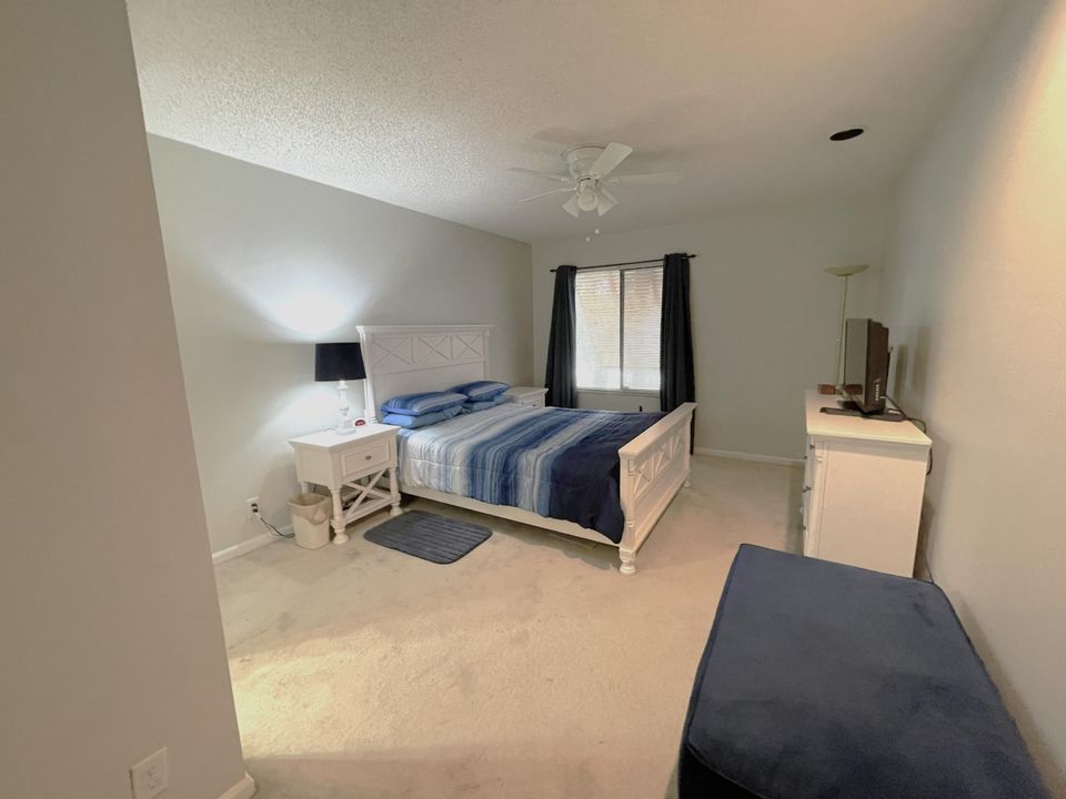 For Sale: $169,000 (2 beds, 2 baths, 1205 Square Feet)