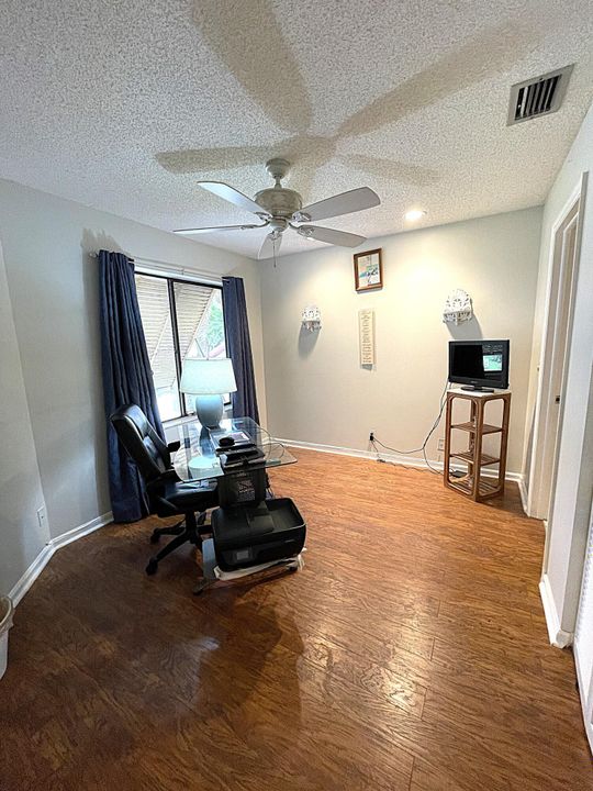 For Sale: $169,000 (2 beds, 2 baths, 1205 Square Feet)