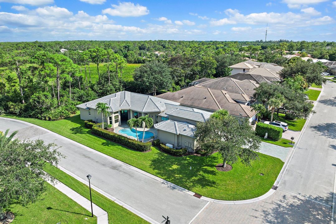 For Sale: $925,000 (3 beds, 3 baths, 2695 Square Feet)