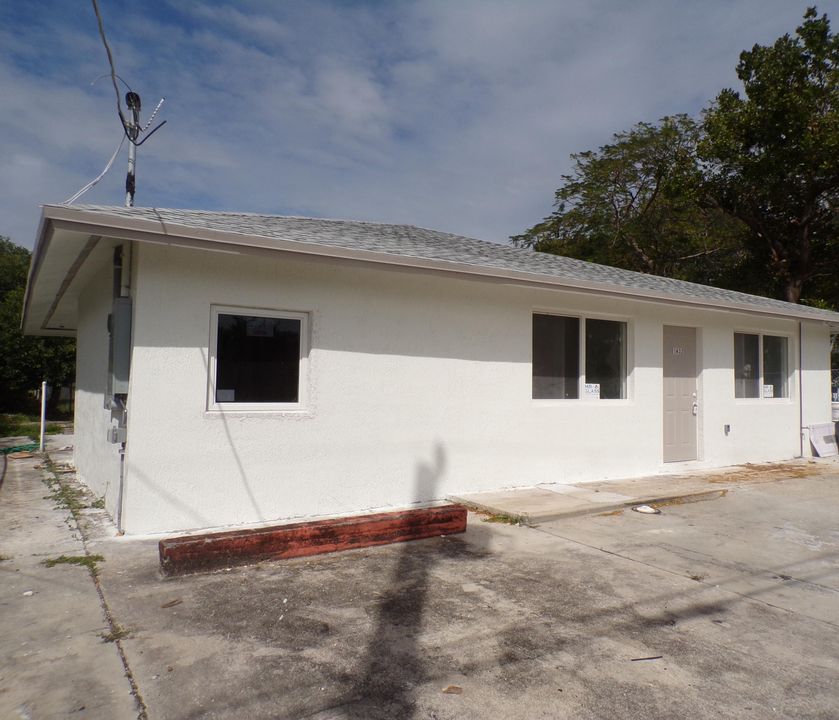 For Sale: $399,900 (4 beds, 2 baths, 1444 Square Feet)