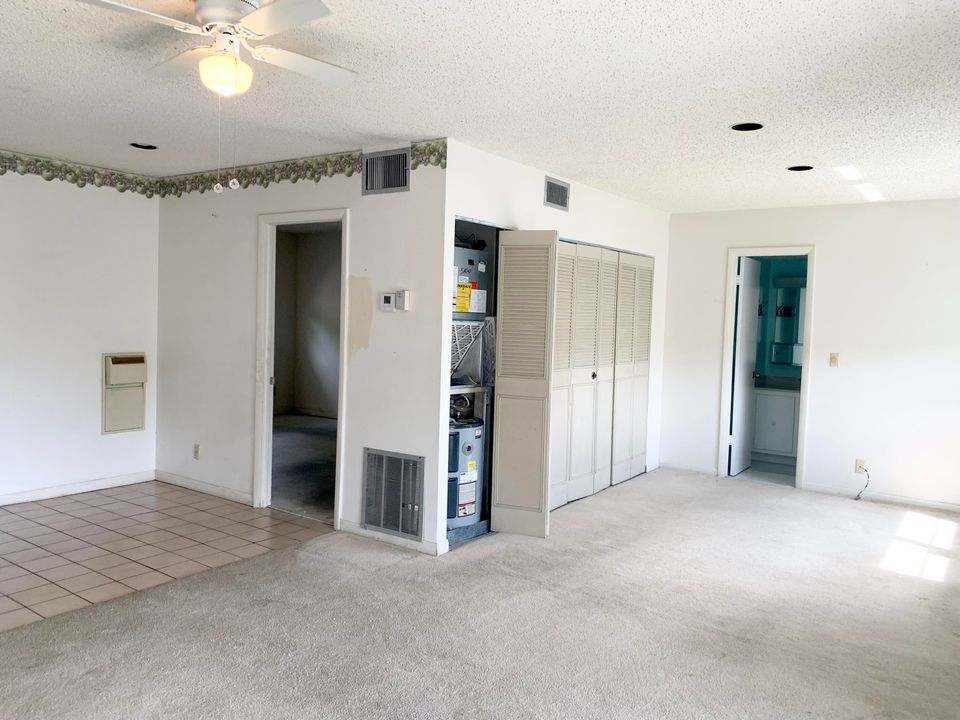 For Sale: $123,500 (2 beds, 2 baths, 812 Square Feet)