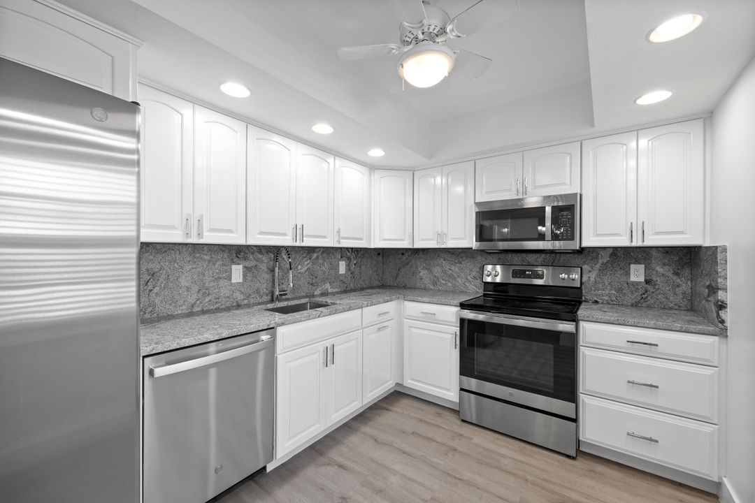 For Sale: $380,000 (2 beds, 2 baths, 1190 Square Feet)