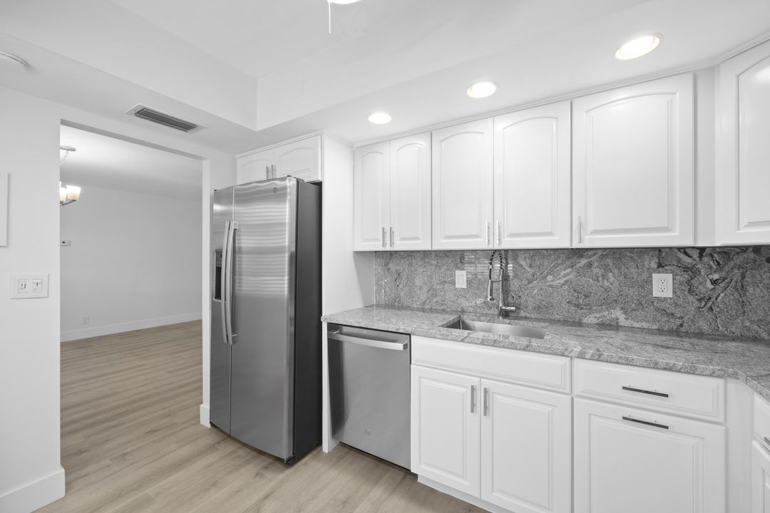 For Sale: $380,000 (2 beds, 2 baths, 1190 Square Feet)