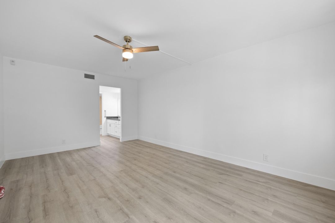 For Sale: $380,000 (2 beds, 2 baths, 1190 Square Feet)