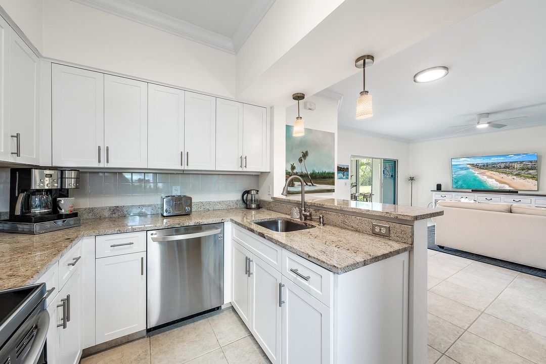 For Sale: $749,900 (2 beds, 2 baths, 1195 Square Feet)