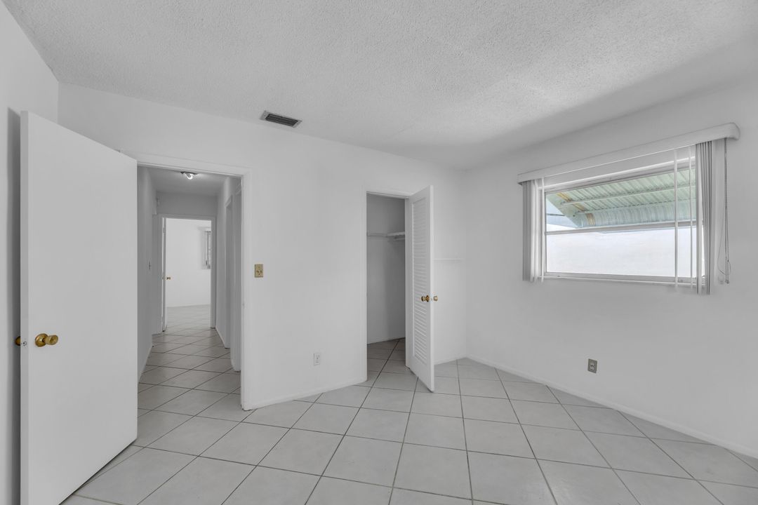 For Sale: $275,000 (2 beds, 1 baths, 1105 Square Feet)