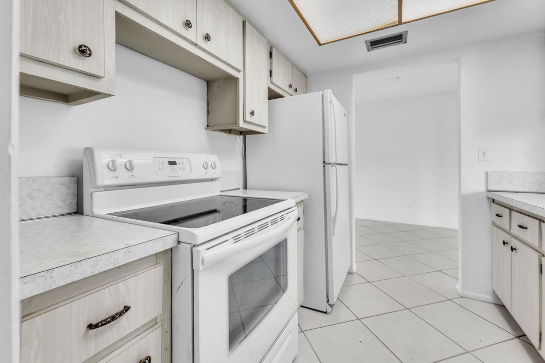 For Sale: $275,000 (2 beds, 1 baths, 1105 Square Feet)