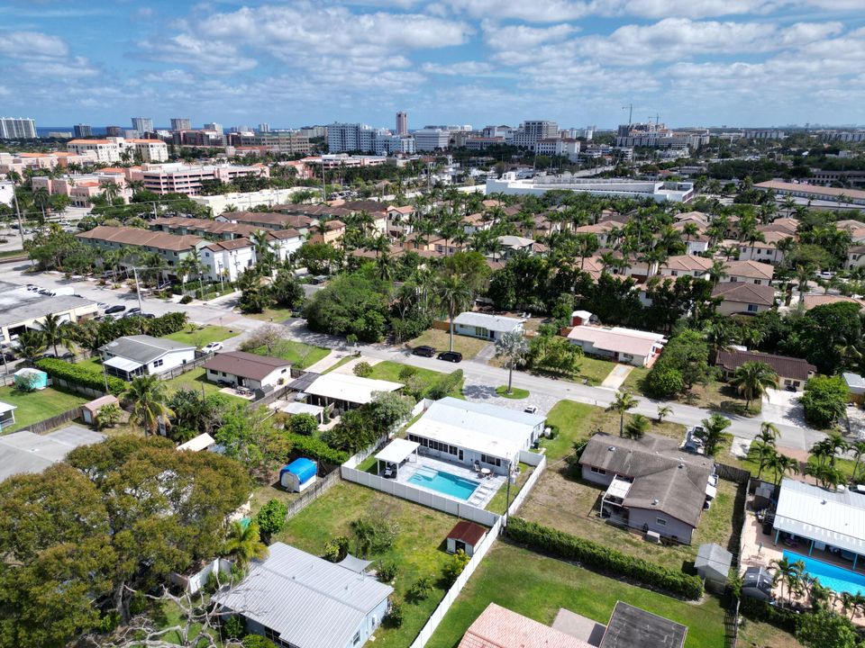 For Sale: $975,000 (3 beds, 2 baths, 1719 Square Feet)