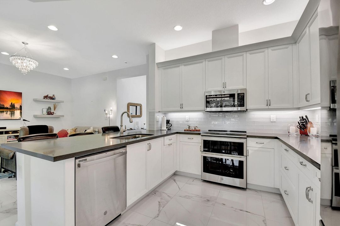 For Sale: $1,150,000 (3 beds, 2 baths, 1852 Square Feet)