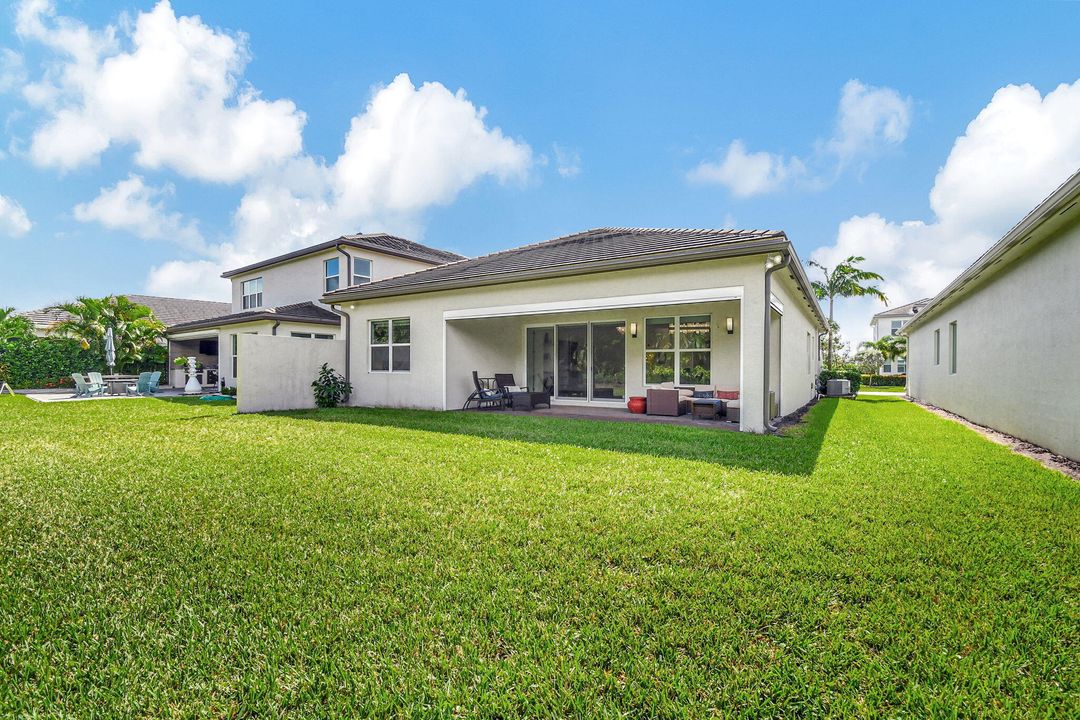 For Sale: $1,150,000 (3 beds, 2 baths, 1852 Square Feet)