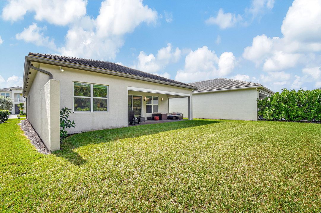 For Sale: $1,150,000 (3 beds, 2 baths, 1852 Square Feet)