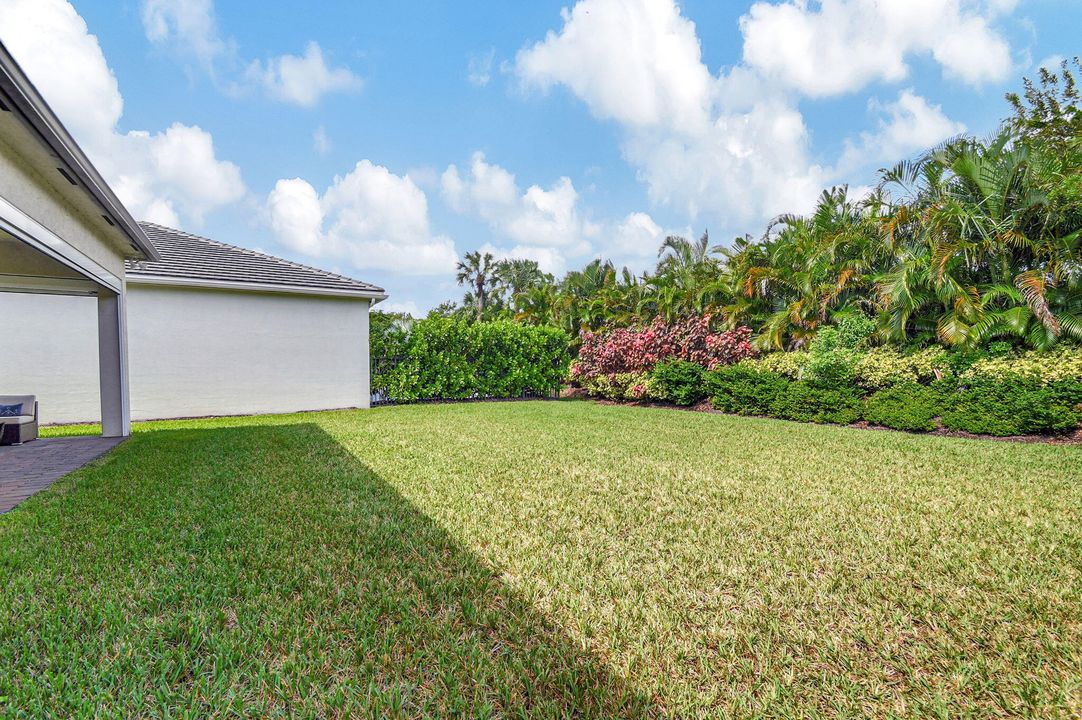 For Sale: $1,150,000 (3 beds, 2 baths, 1852 Square Feet)