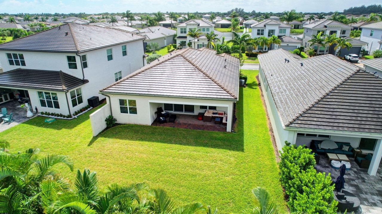 For Sale: $1,150,000 (3 beds, 2 baths, 1852 Square Feet)